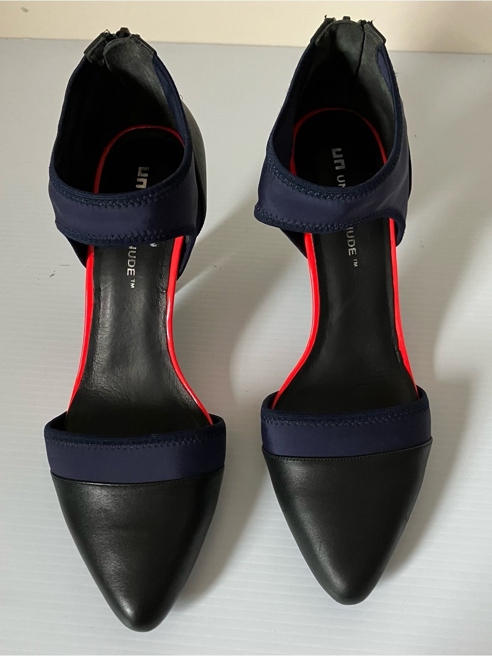United Nude Pointed Toe Ankle Cuff Heels Black Red Pumps size EU 41 US 10.5 - Picture 4 of 9